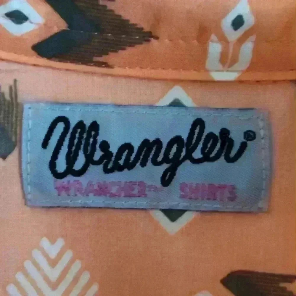 Wrangler Women's Rancher Button Up | Peach | Southwest Print | Medium - Picture 4 of 7